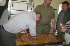 20120425_1043837035_falusi-disznovagas-2012-064201